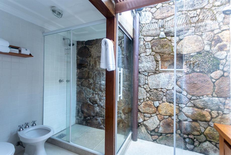 banheiro 2 duchas.jpg