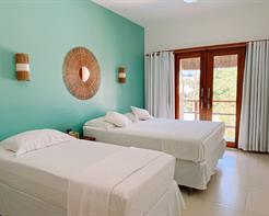 QUARTO SUPERIOR COM VARANDA