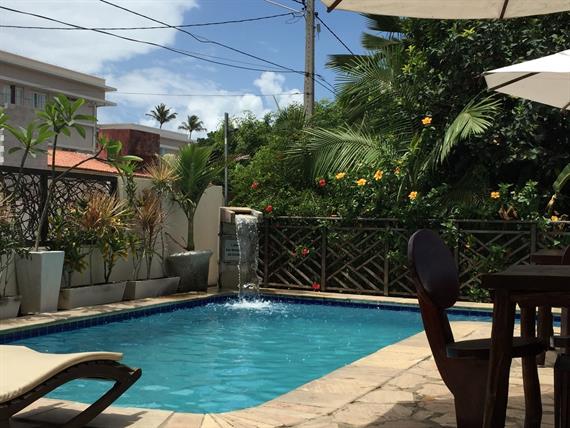 Hotel Aconchego - piscina 04.jpg