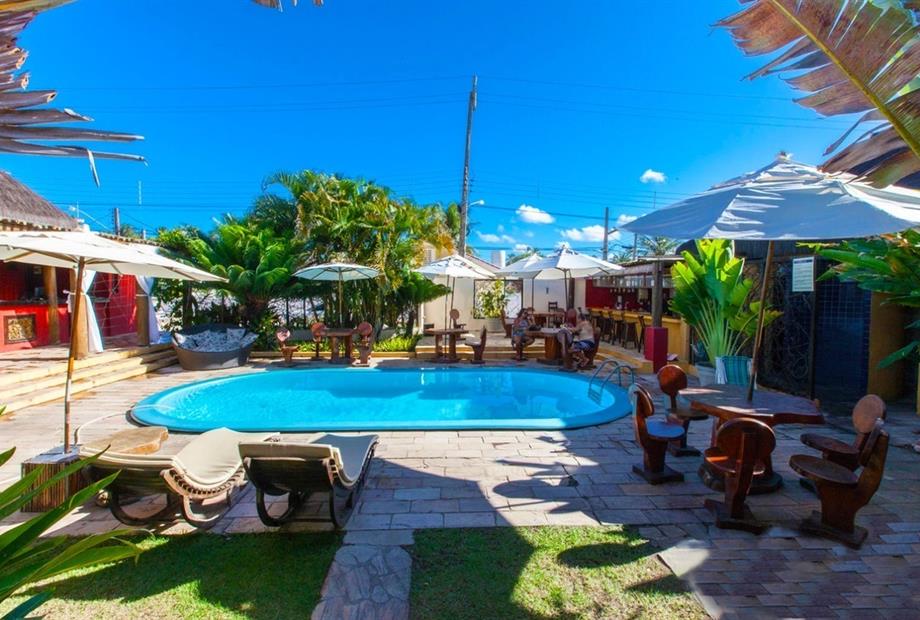 Hotel Aconchego - piscina 01 .jpg