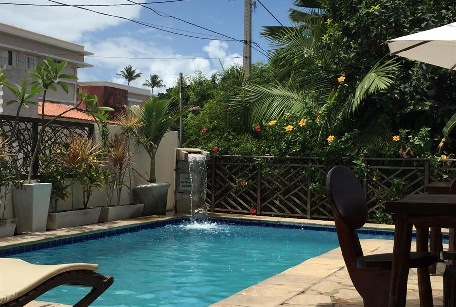 Hotel Aconchego - piscina 04.jpg