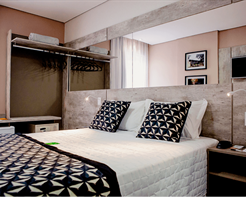 Quarto Superior com Cama de Casal ou 2 de Solteiro e Vista da Cidade