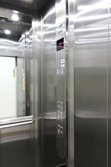 Hotel efapi center elevador.jpg