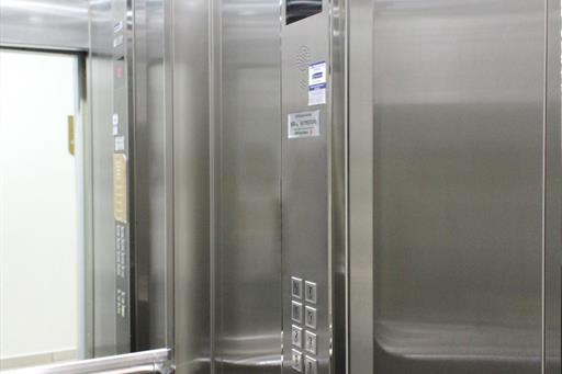 Hotel efapi center elevador.jpg