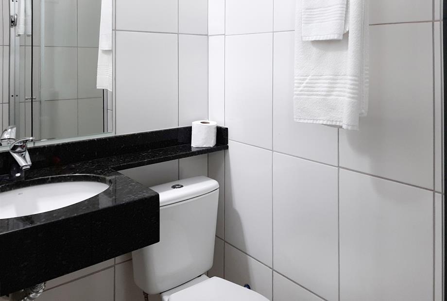 Banheiro quarto casal 1.jpg