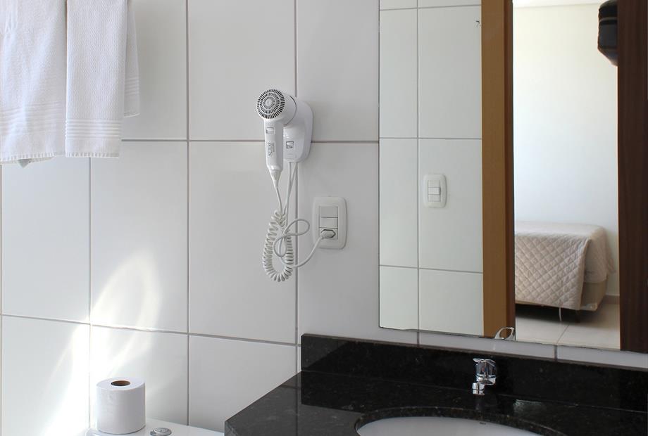 banheriro quarto triplo 3.jpg