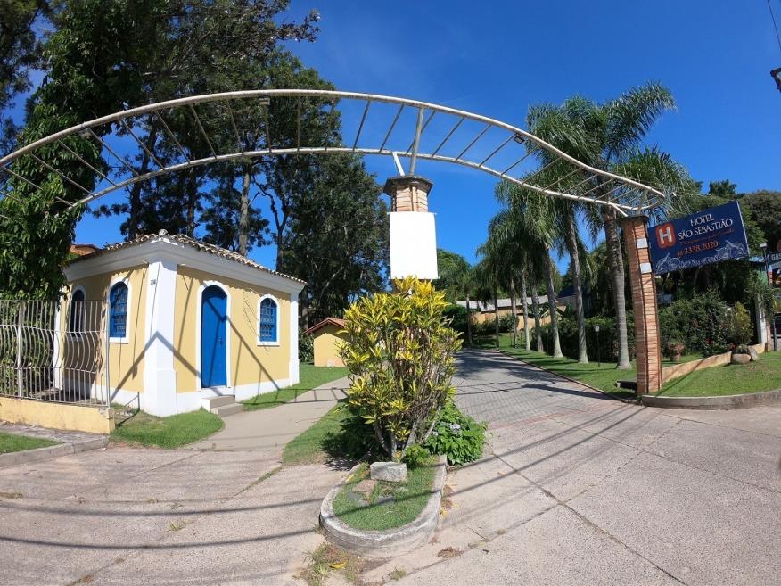 ENTRADA DE FRENTE.jpg
