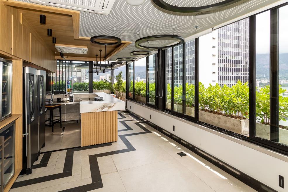 rooftop bar 05.jpg