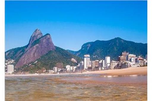 praia de ipanema aumentada.jpg