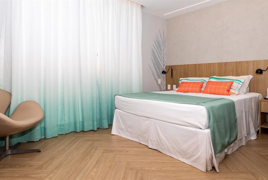 std dbl omnibees.jpg