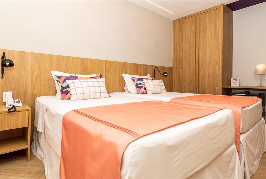 std twin omnibees.jpg