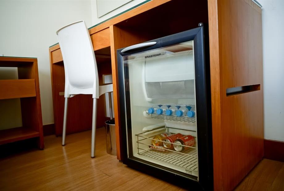 quarto superior 7 - frigobar.jpg