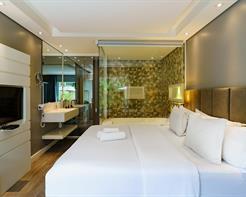 SUÍTE COM HIDROMASSAGEM