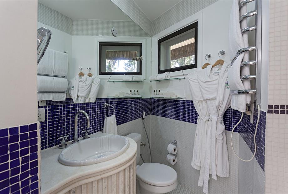 Chalé Shiva banheiro.jpg