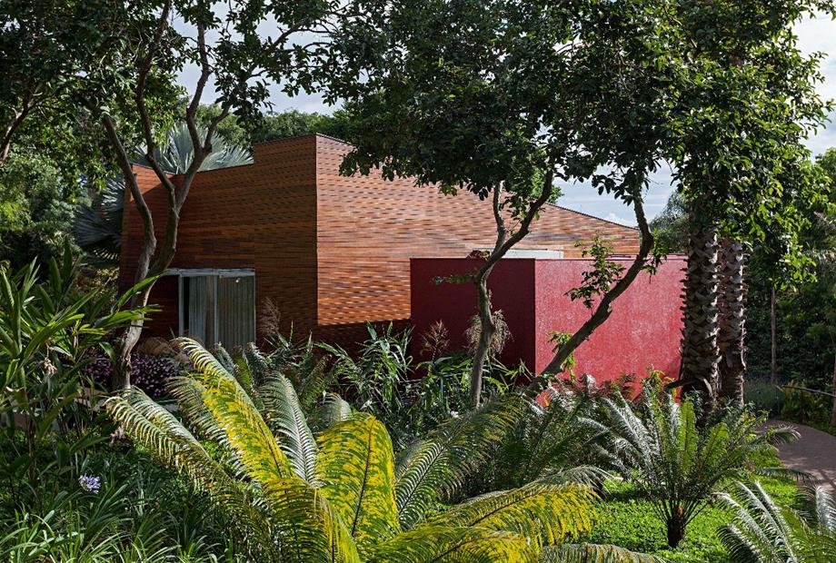 whatsapp image 2021-12-06 at 17.44.18(1).jpeg