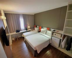 Luxo Triplo - 1 Cama Casal e 1 Cama Solteiro