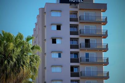 HOTEL FRENTE COMPACTADA.jpg