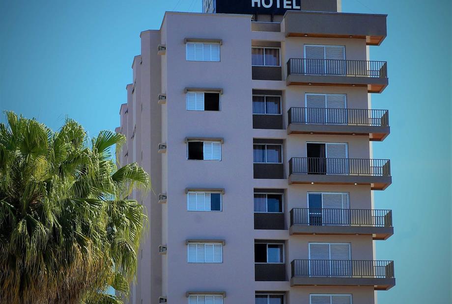 HOTEL FRENTE COMPACTADA.jpg