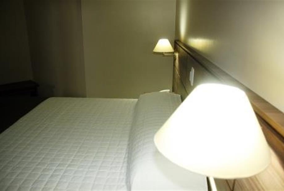 apto duplo casal vista abajures.jpg