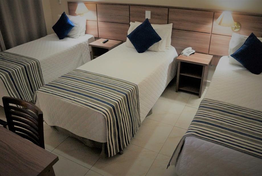 APTO TRIPLO TRES CAMAS - COMPACTA.jpg