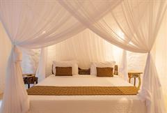 Casa de 3 Suites com Piscina Privativa