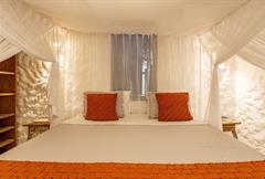 Casa de 2 Suites com Piscina Privativa