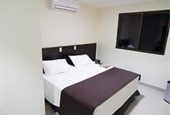 Double Room (1 cama box casal Queen size)