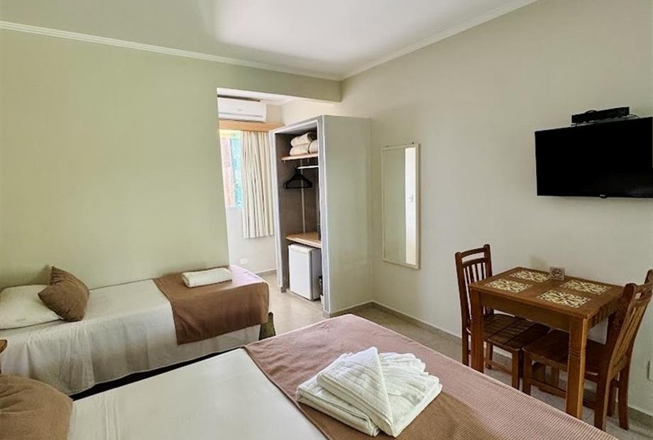 tv quadruplo standard.jpeg