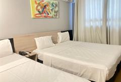 Standard Triplo - 1 cama de casal e 1 cama solteiro