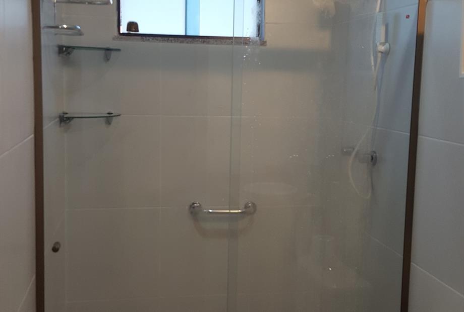 Suíte 205 Banheiro1.jpg