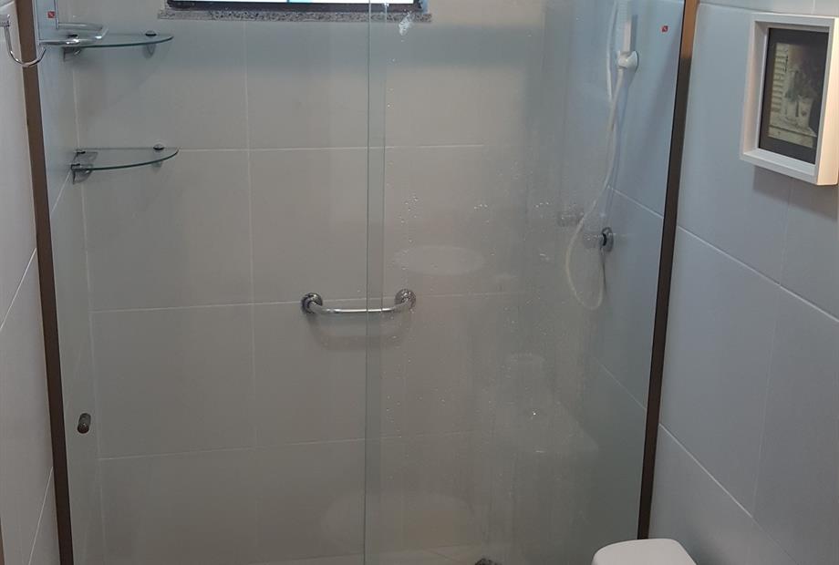 Suíte 205 Banheiro2.jpg