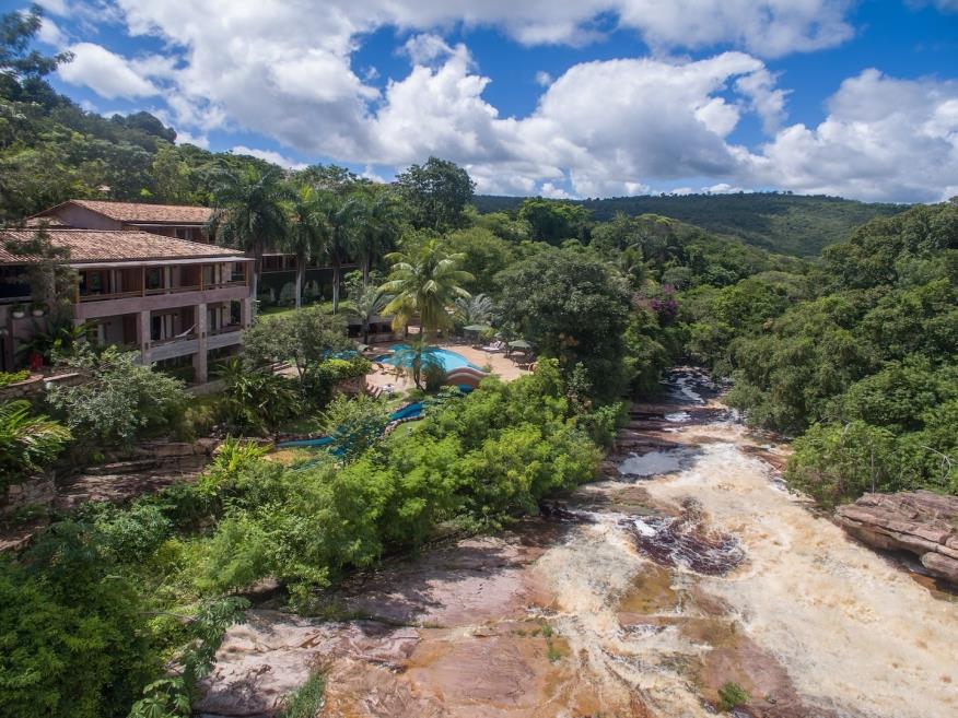 hotel canto das aguas fachada aérea.jpg