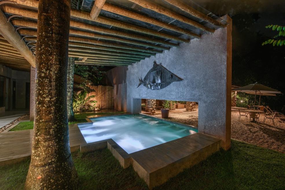 hotel canto das aguas piscina área.jpg