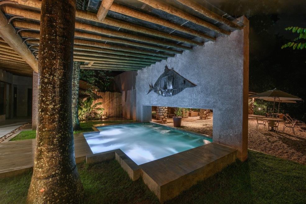 hotel canto das aguas piscina área.jpg