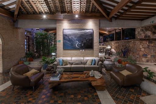 hotel canto das aguas lobby.jpg