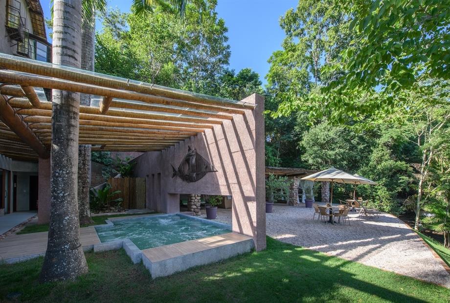 hotel canto das aguas piscina aquecida sol.jpg