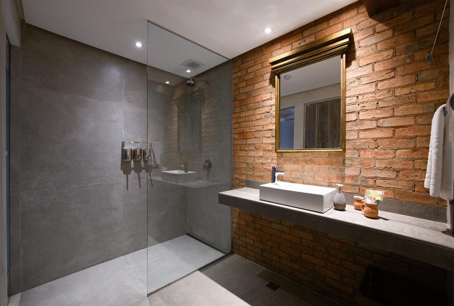 hotel canto das aguas banheiro canto do vale.jpg