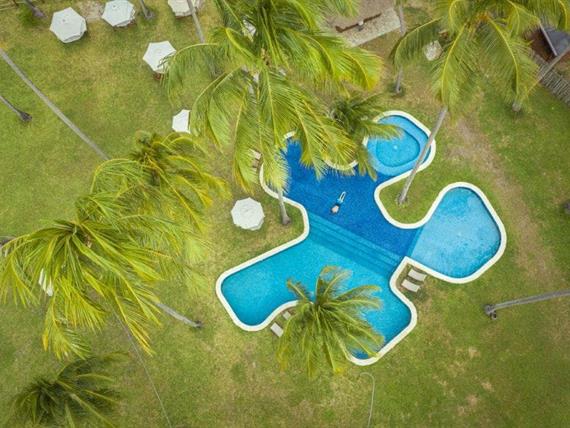 vista aerea piscina hotel pontal.jpg