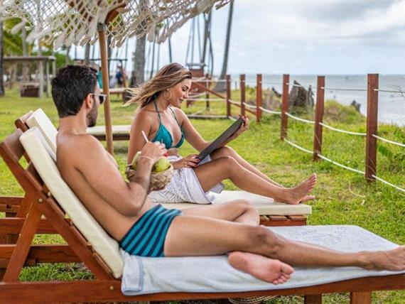 serviço praia piscina pontal.jpg