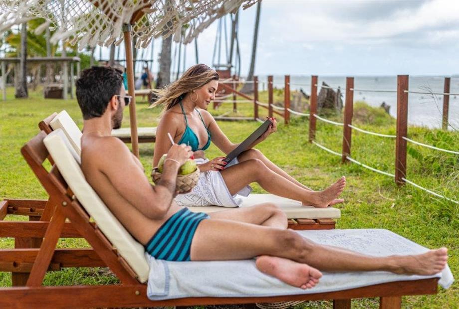 serviço praia piscina pontal.jpg