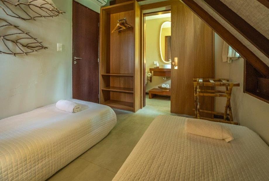 bangalo familia luxo suite fundo pontal 3.jpg