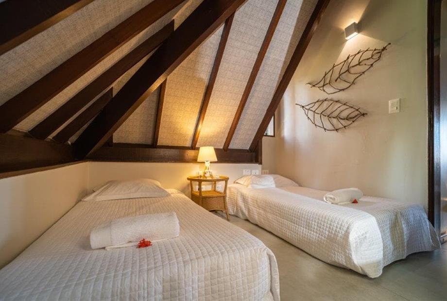 bangalo familia luxo suite fundo pontal.jpg