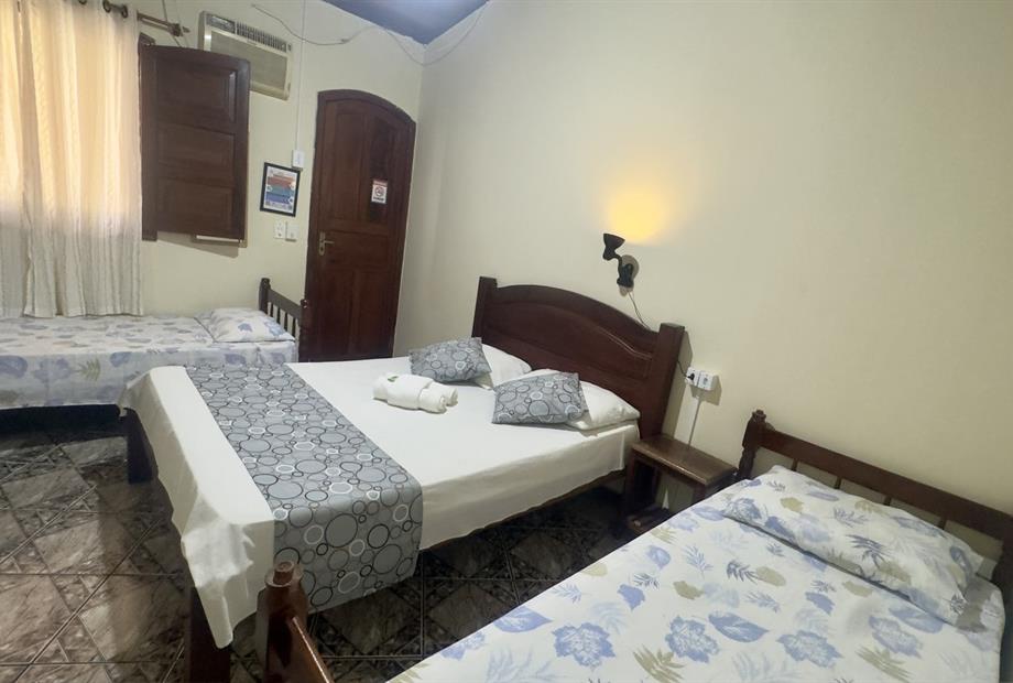 4. quadruplo casal e 2 solteiros (4).jpg