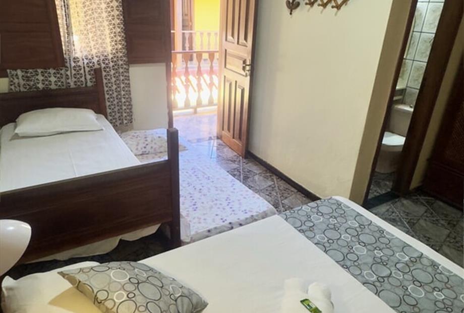 3. quadruplo casal, solteiros e auxiliar (2).jpg