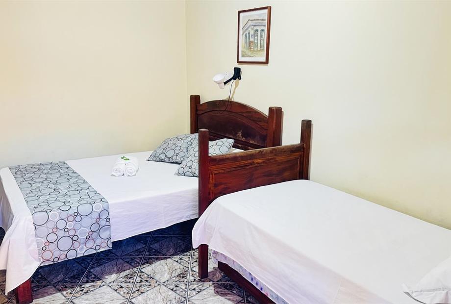 3. quadruplo casal, solteiros e auxiliar.jpg