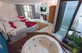 Chalé Superior com Hidro do Hotel Pé na Areia