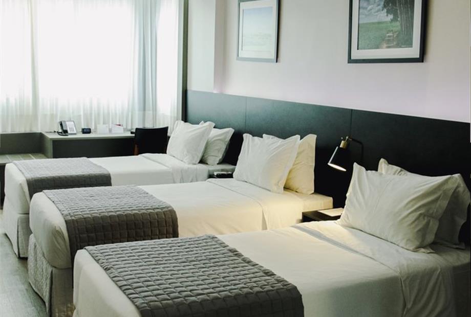 01 triplo 03 camas de solteiro.jpg