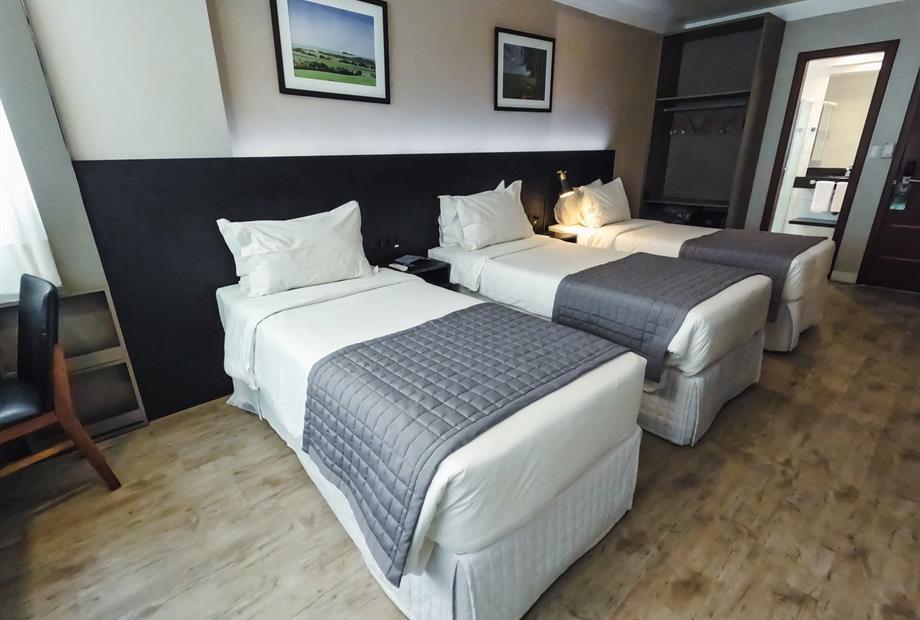 07  triplo 03 camas de solteiro.jpg