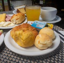 vm desayuno mesa-12-alta.jpg