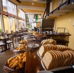 vm desayuno salon-9-alta.jpg